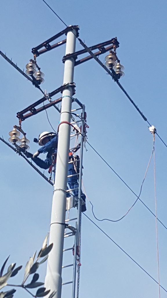 MESSA IN SICUREZZA CAVI ELETTRICI SOSPESI