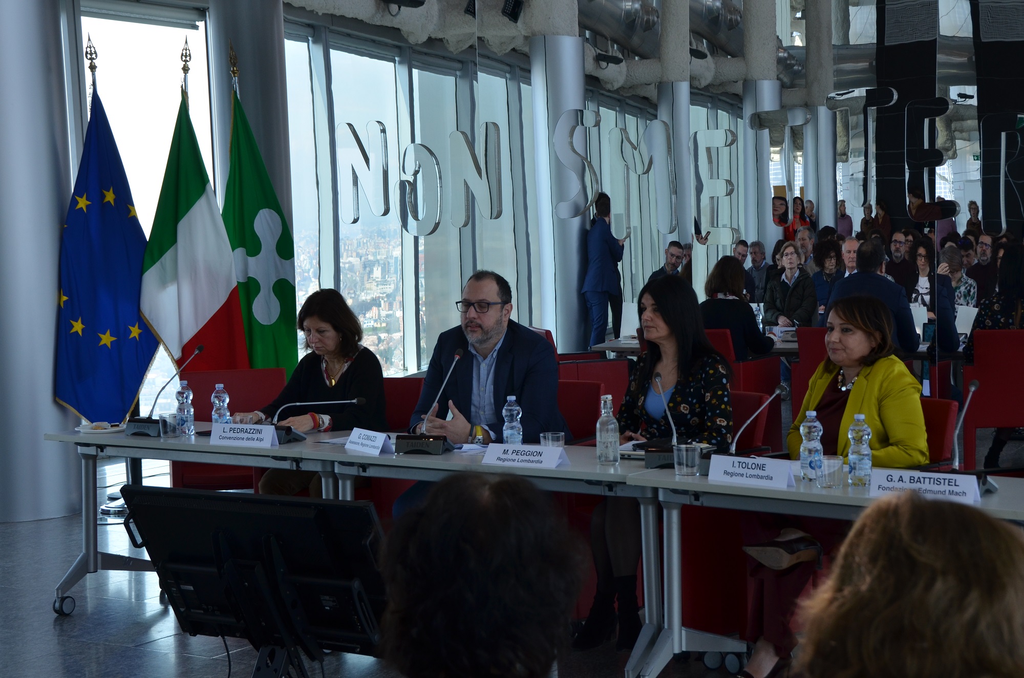 L'immagine mostra un particolare dell'incontro del 26 marzo 2025